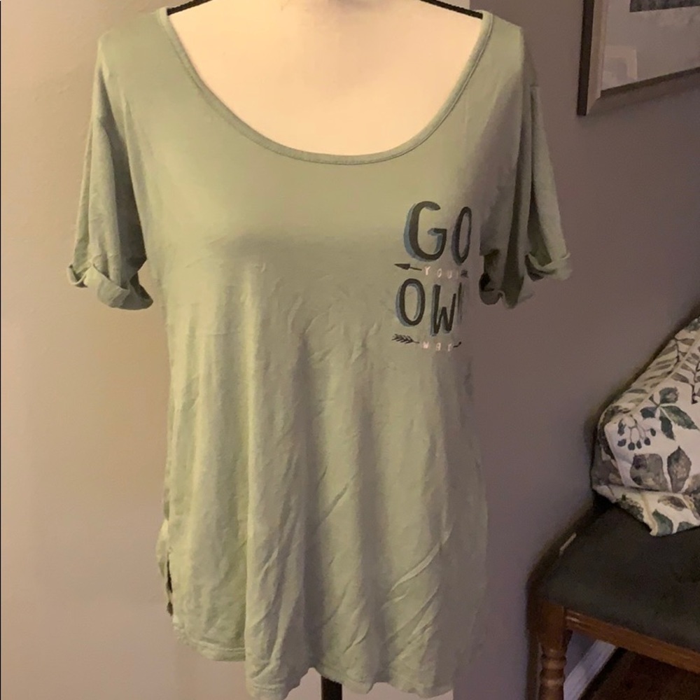 EUC Green “Go Your Own Way” Flowy T-shirt